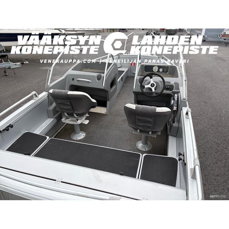 Buster XL + Evinrude 90