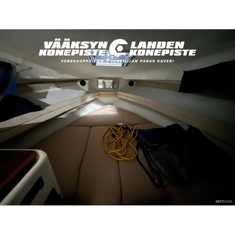 Sea Ray 220 DA + MerCruiser 5.0 MPI