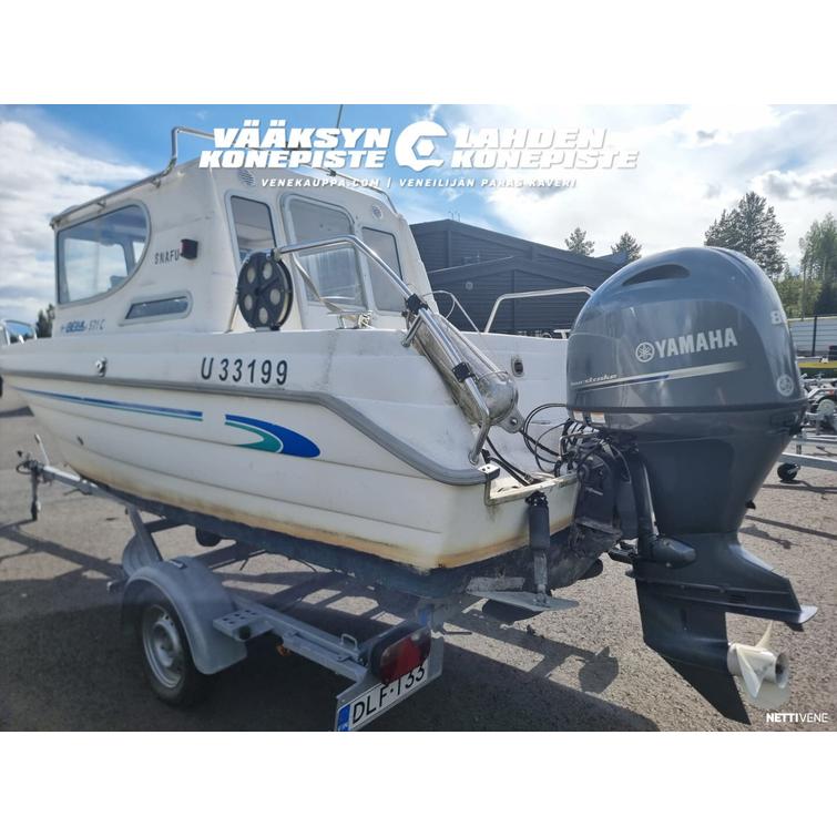 Bella 571 C + Yamaha F80