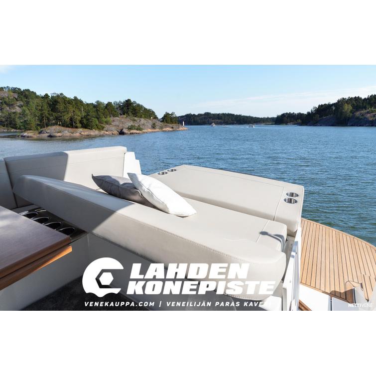 Grandezza 34 OC + Mercury MCM 4.5 L 250 Seacore DTS Bravo