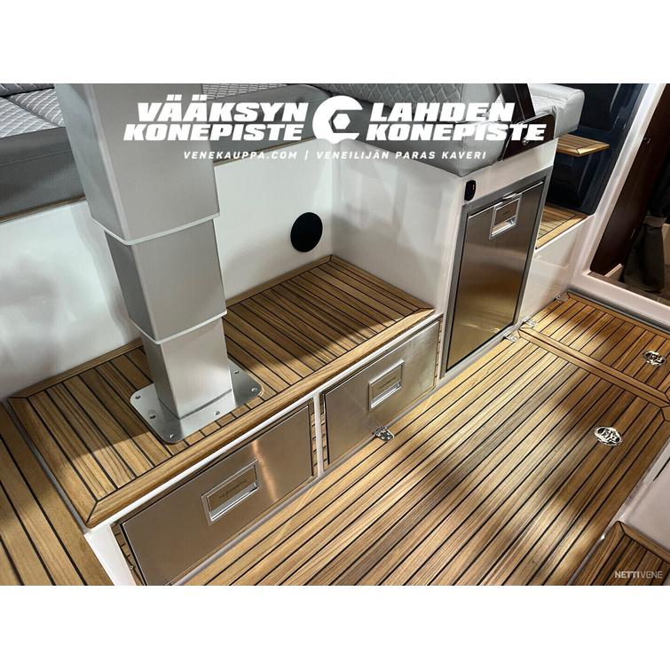 Flipper 900 ST + Mercury V250 XL AMS DTS V8