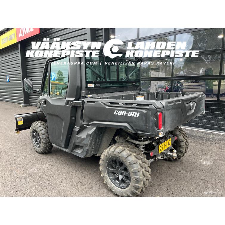 Can-Am Traxter XU HD9, T1b yli 60 km/h + BRP Premium-hyttipaketti