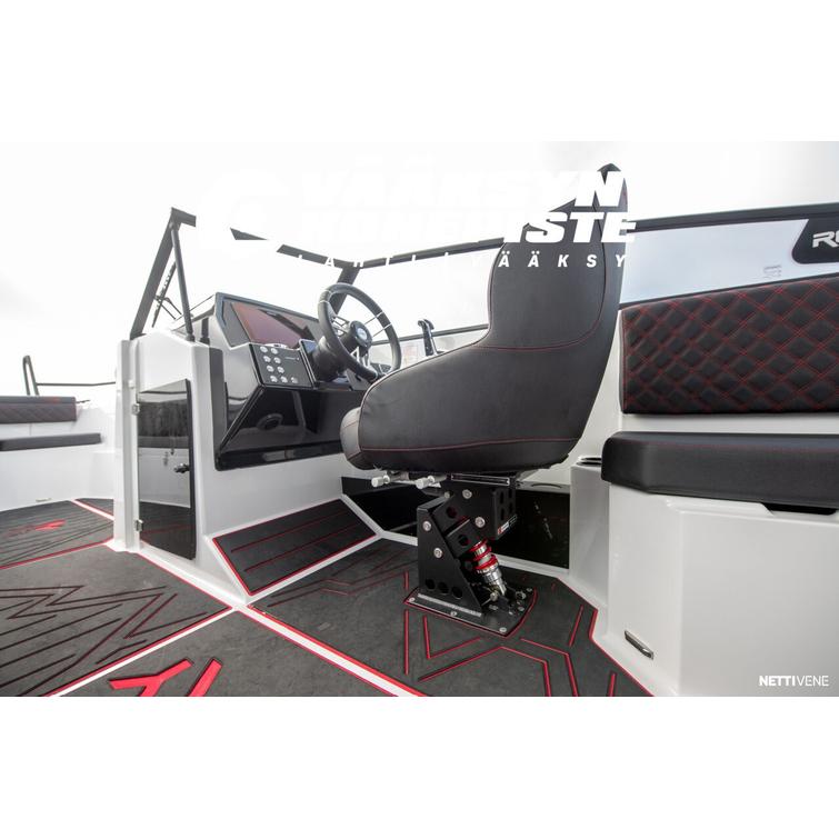 Finnmaster Husky R8 + Mercury V300 XL AM ES V8