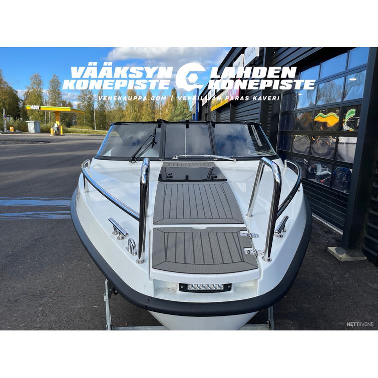 AMT 210 DC + Yamaha F150 XB