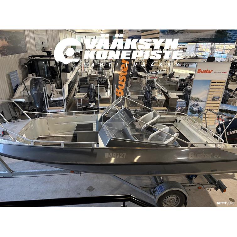 Buster XXL + Evinrude E-Tec