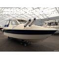 Bella 652 + MerCruiser 3.0