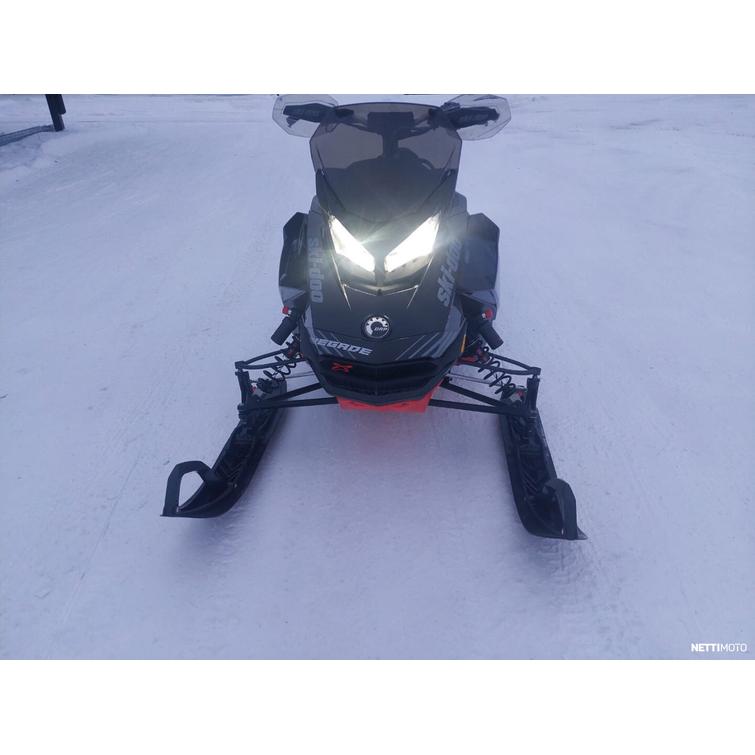 Ski-Doo Renegade XRS 850 E-TEC