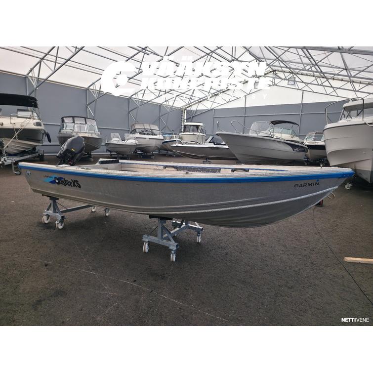 Buster XS + Tohatsu MFS20E
