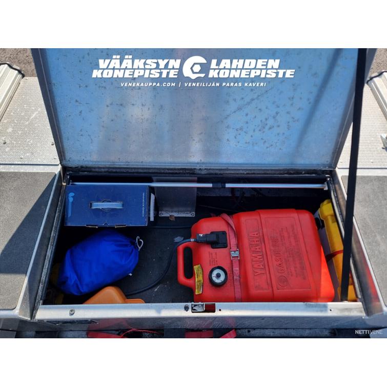 Buster S1 + Yamaha F25